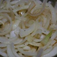 How To & Cooking Tutorials how to carmelize onions 200x200 How To & Cooking Tutorials