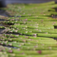 How To & Cooking Tutorials oven roasting asparagus 200x200 How To & Cooking Tutorials
