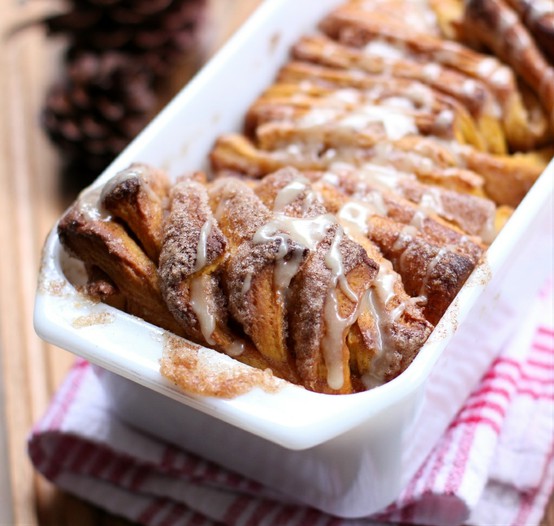 pumpkin pull apart bread Pumpkin Spice Pull Apart Bread {Willow Bird Baking}