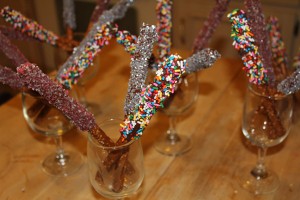 pretzels2 300x200 Denises Dipped Pretzel Sticks and Gift Tags
