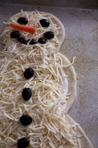 snowmanpizza snowmanpizza 200x300 Snowman Pizza Kids in the Kitchen