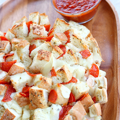 bloomin pizza bread Bloomin’ Pizza Bread {The Girl Who Ate Everything}