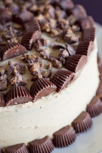 peanut butter cup cake reesescake 199x300 Peanut Butter Cup Cake Sweet Winter Treat