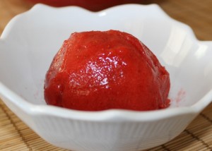 Homemade Strawberry Sorbet Recipe 640x458 300x214 Aleas Strawberry Sorbet