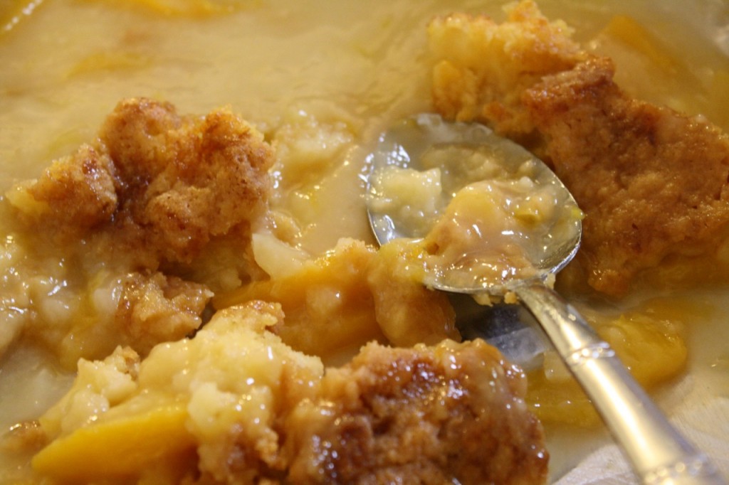 peach cobbler 1024x682 Nanas Berry Easy Cake Mix Cobbler