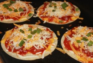 Pizza Quesadillas 400x272 300x204 Aleas Pizza Quesadillas