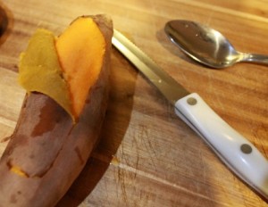 Stuffed Sweet Potatoes cooked in a slow cooker 425x330 300x232 Aleas Slow Cooker Stuffed Sweet Potatoes
