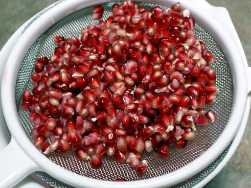 How to Cut and Use Pomegranates