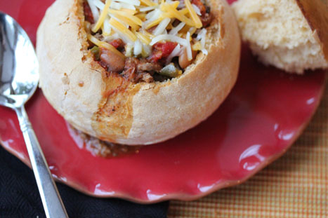 spicy southern chili with bread bowl