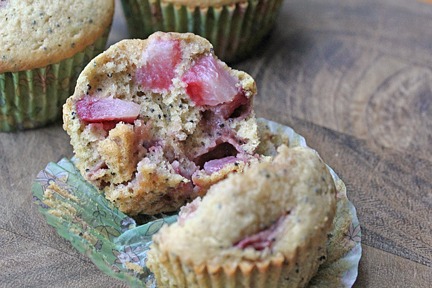 Lemon Poppyseed Muffins with Sliced Strawberries from 5DollarDinners.com