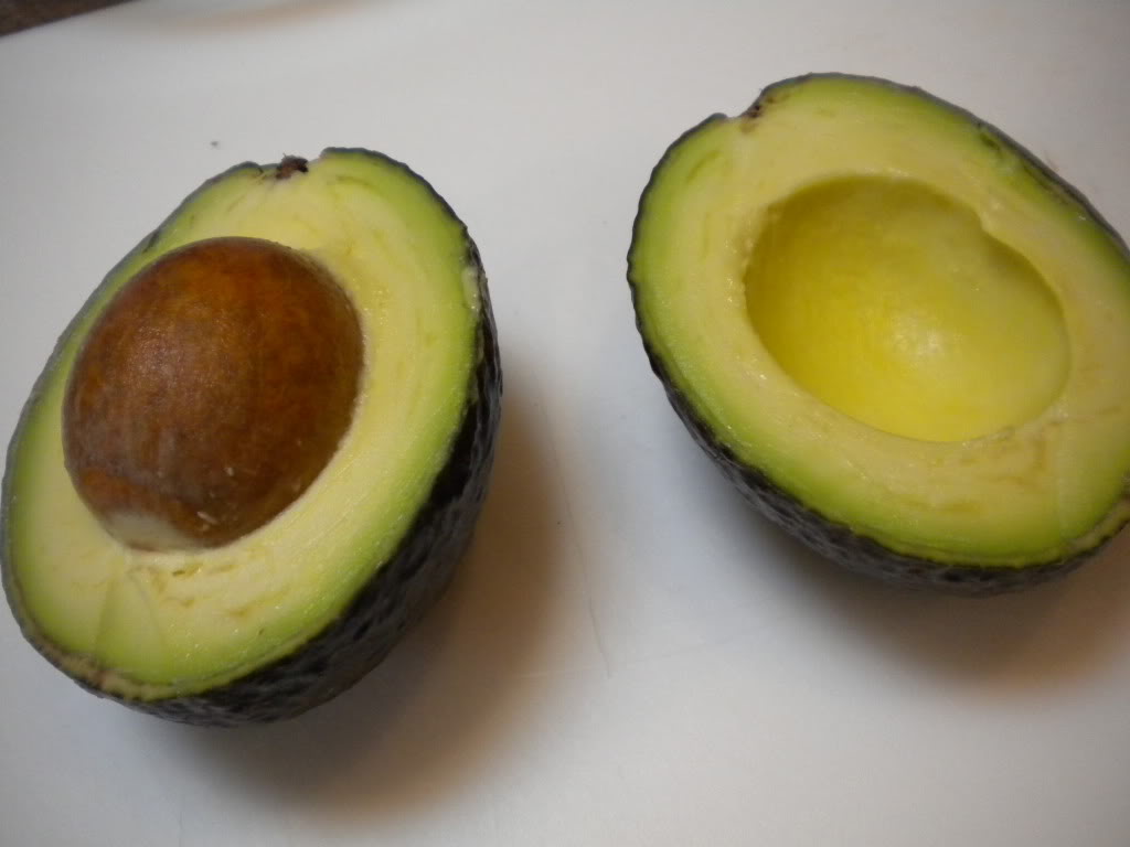 how to choose and cut an avocado $5 dinners