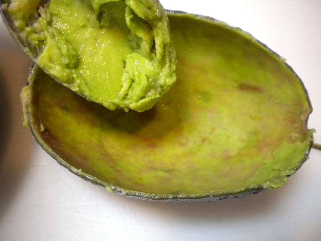 how to choose and cut an avocado $5 dinners