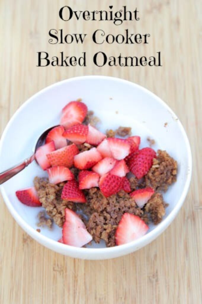 Slow Cooker Oatmeal with Fruit and Vanilla