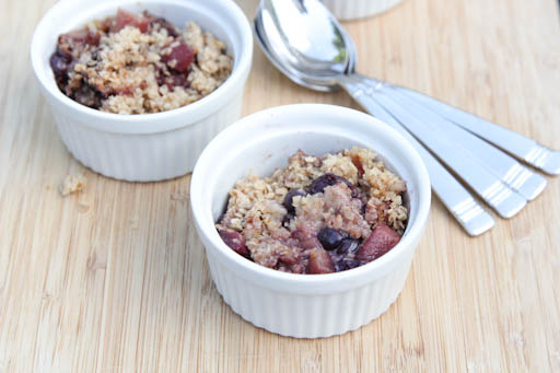 Slow Cooker Pear Blueberry Crumble Recipe