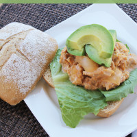 Slow Cooker Cheesy Chicken Sandwiches | 5DollarDinners.com