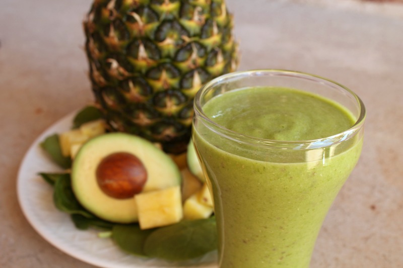 Spinach Pineapple Avocado Smoothie | 5DollarDinners.com