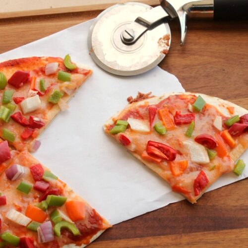 Easy Veggie Tortilla Pizzas 5 Dinners Budget Recipes, Meal Plans, Freezer Meals