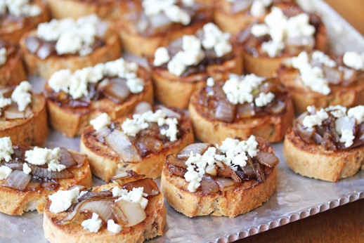 caramelized onion blue cheese bruschetta