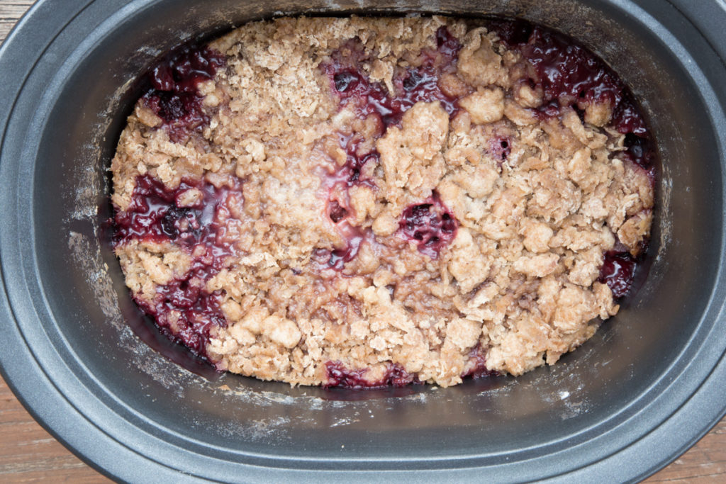Slow Cooker RaspberryBlackberry Crisp 5 Dinners