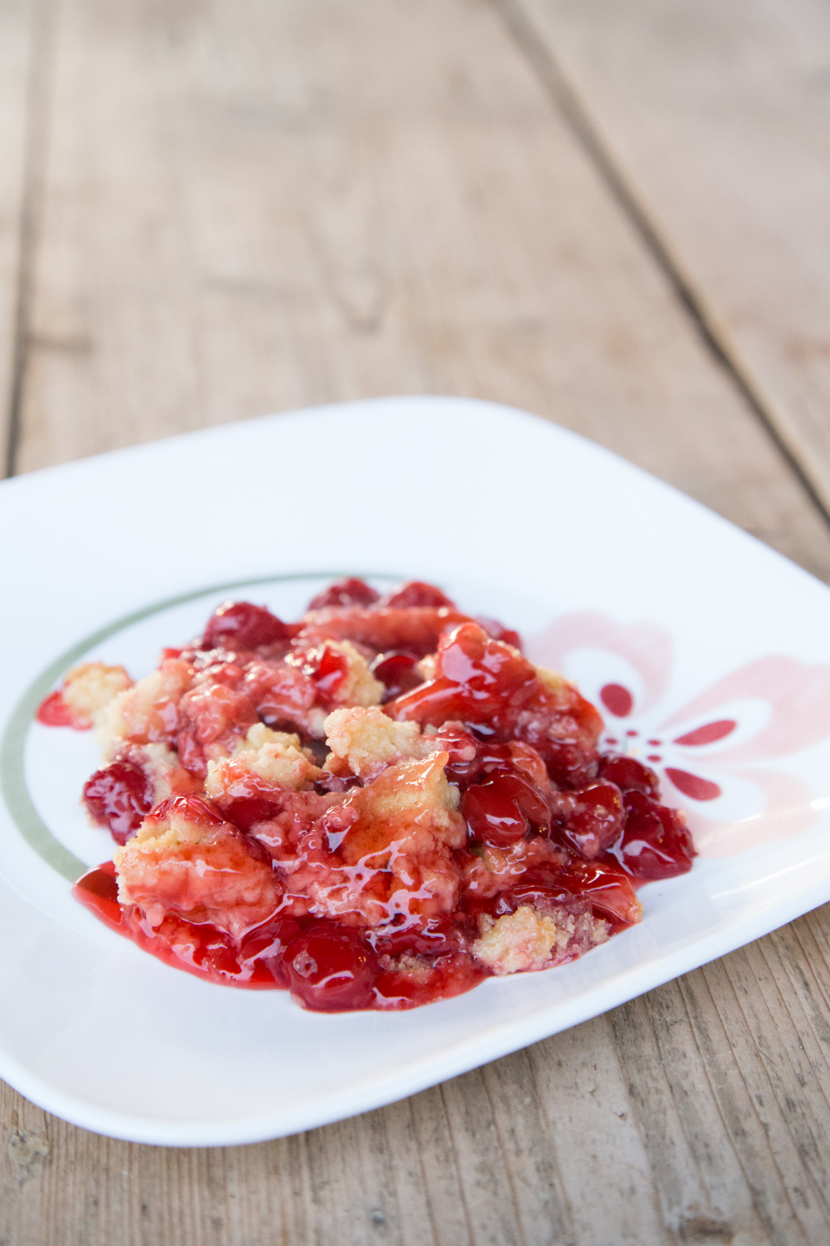 Slow Cooker Cherry Cobbler