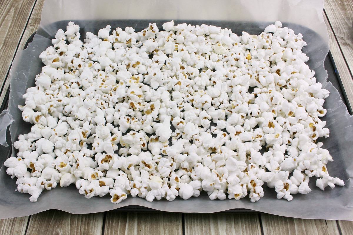 Patriotic White Chocolate Popcorn Recipe from 5DollarDinners.com