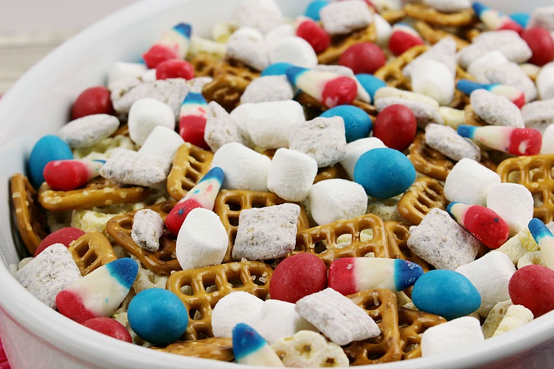 Patriotic Snack Mix Recipe from 5DollarDinners.com