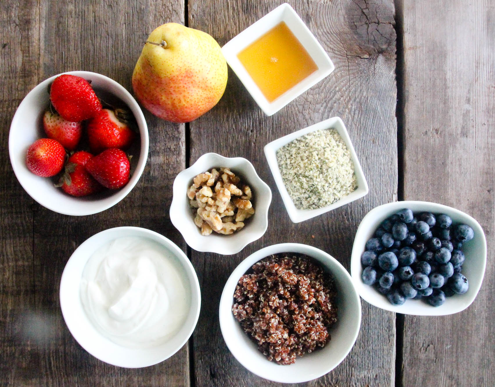 red-quinoa-hemp-hearts-fruit-smoothie-bowl-2