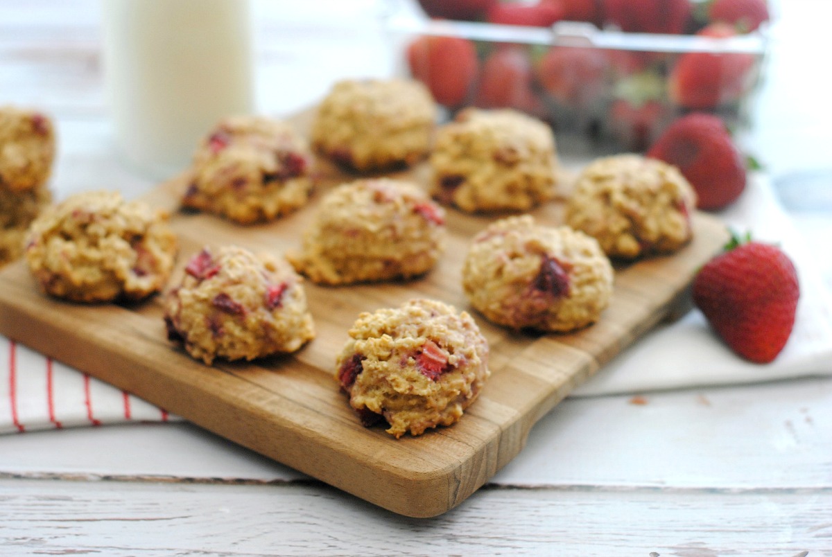 Strawberry Oatmeal Cookies from 5DollarDinners.com