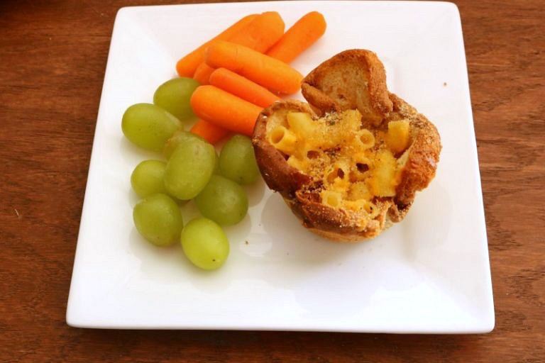 Mac n Cheese Muffins ~ kid friendly recipe from 5DollarDinners.com