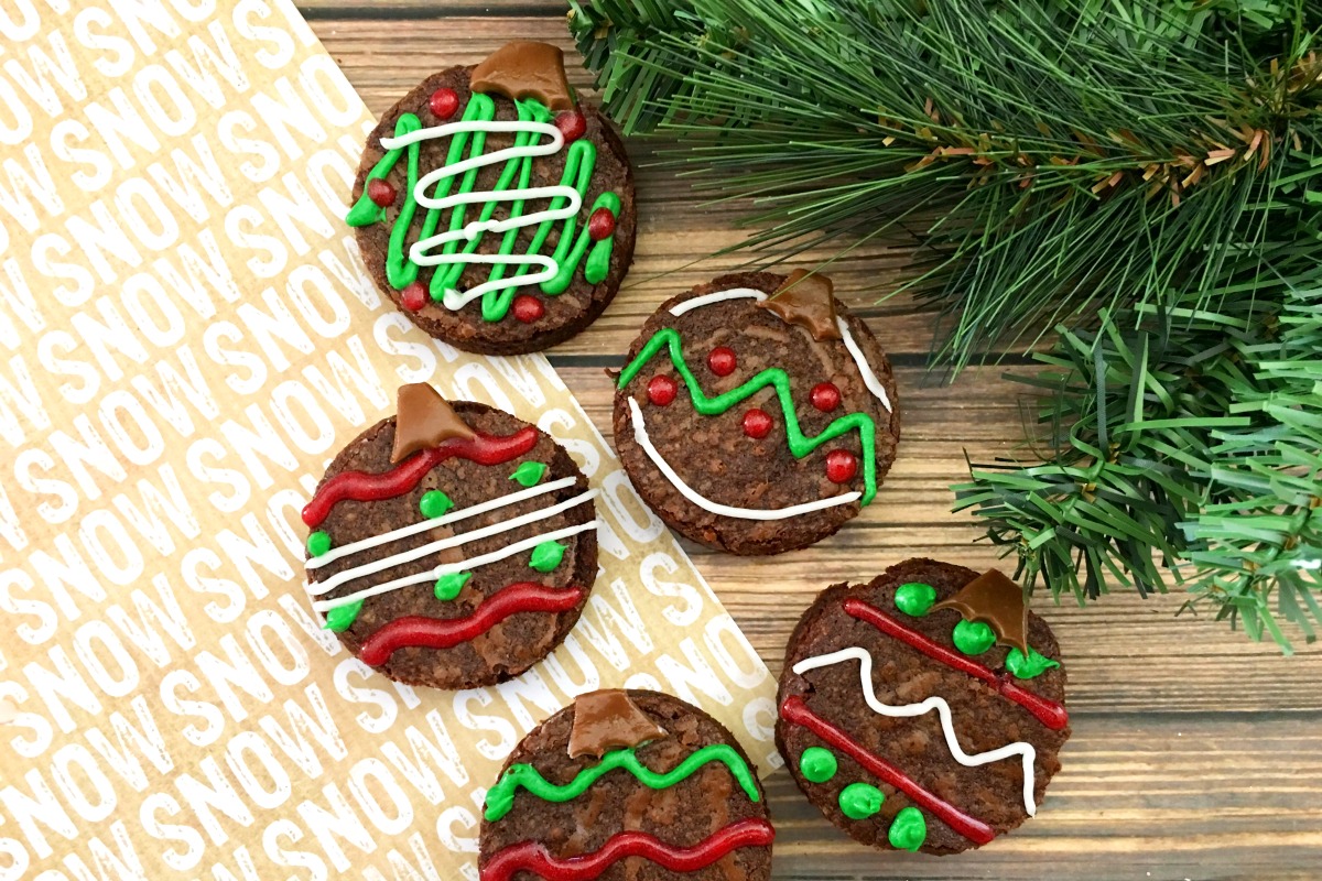 Brownie Ornaments ~ a fun holiday treat to do with your kids from 5DollarDinners.com