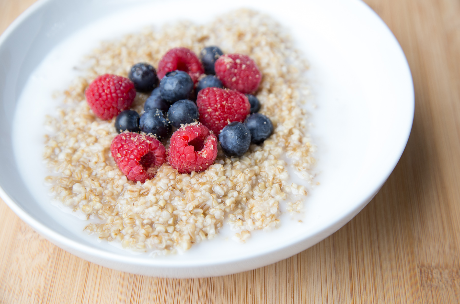 instant-pot-steel-cut-oats-with-berries