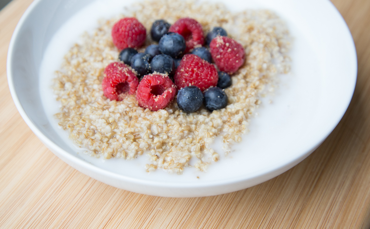 steel-cut-oats-with-berries