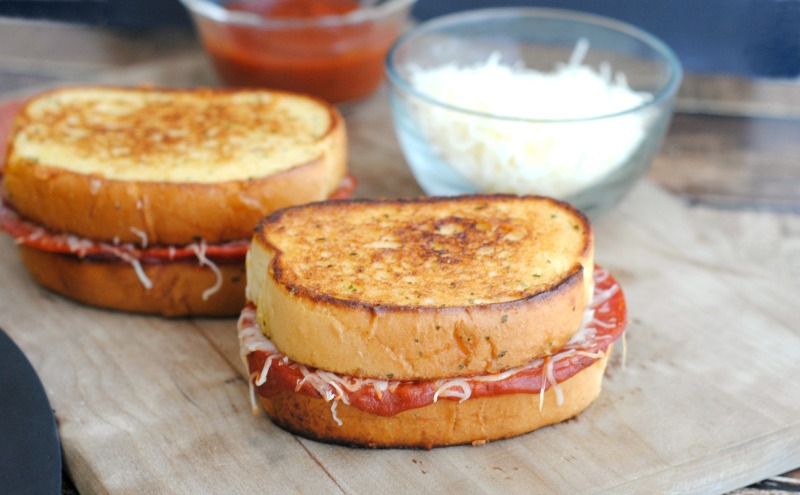 garlic bread grilled cheese