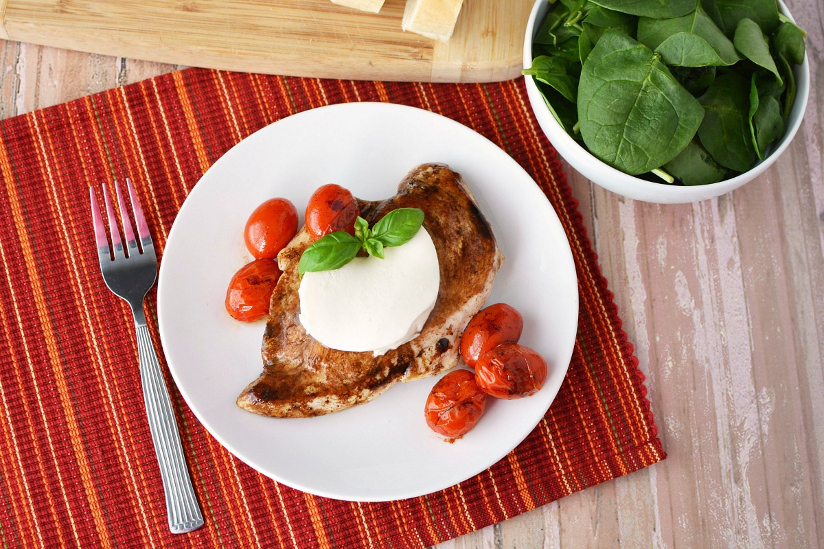 Skillet Caprese Chicken from 5DollarDinners.com