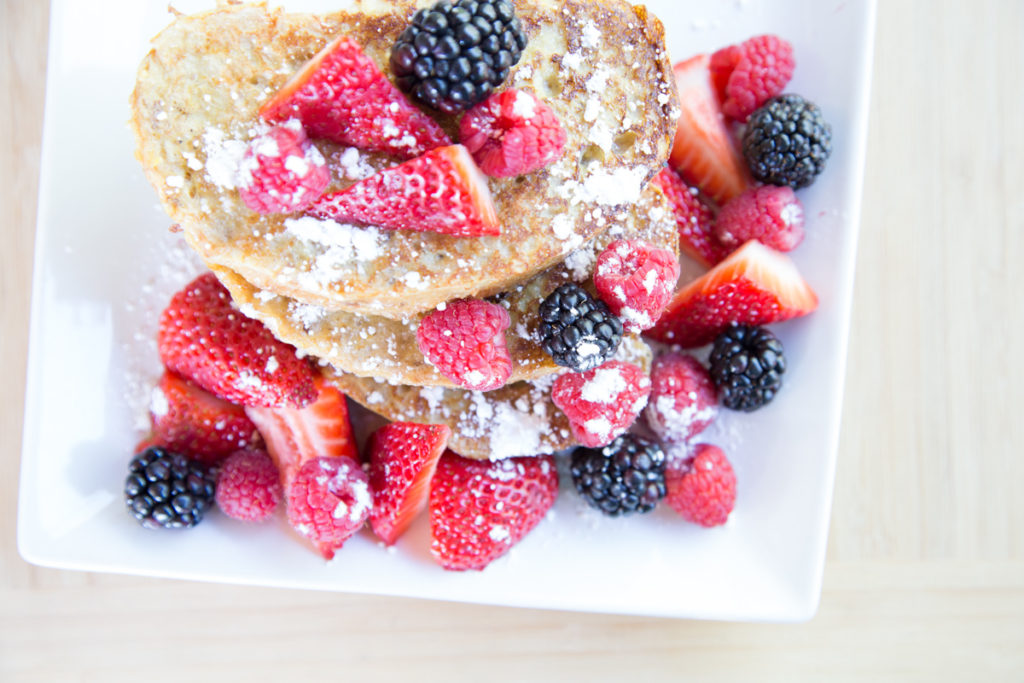 cinnamon french toast with berries