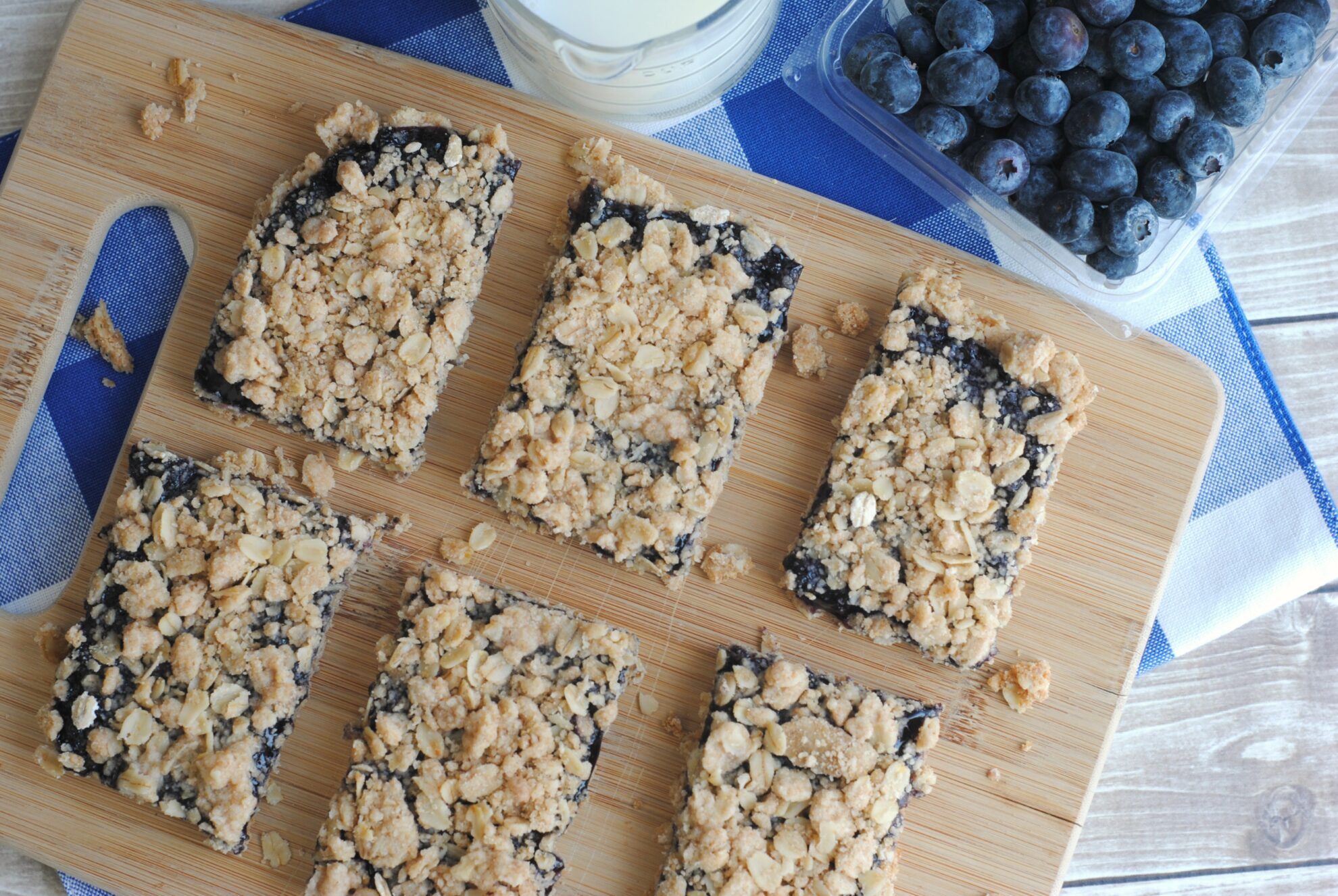 blueberry crumble bars