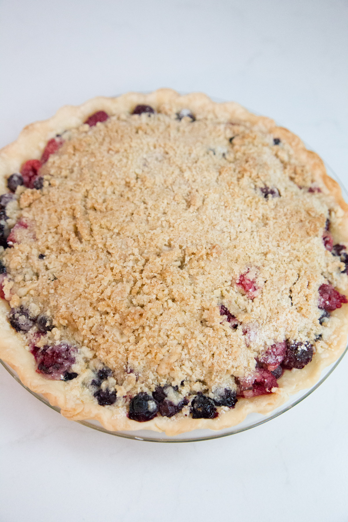 Delicious Berry Crumble Pie