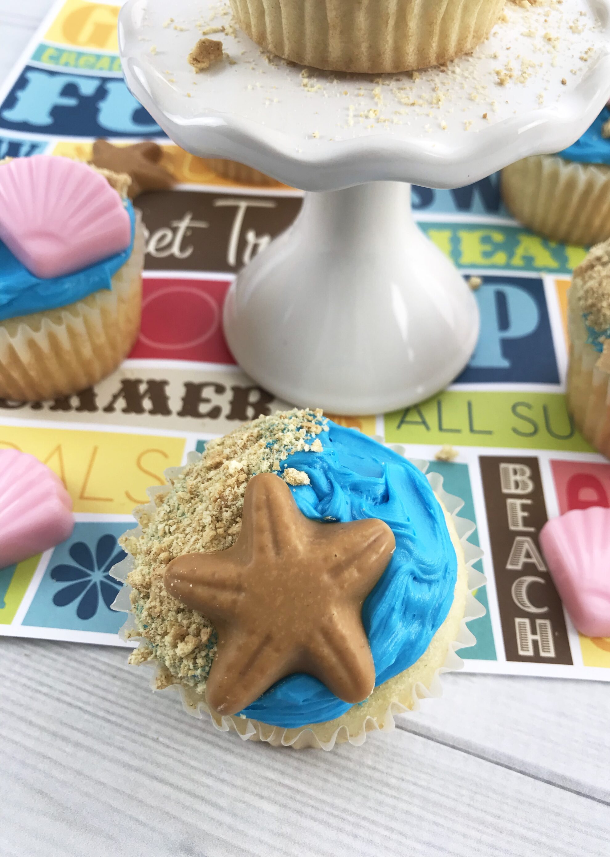 Summer is here and these Beachy Cupcakes are the perfect dessert to dish up for a BBQ or Party and the kids will love to help! Find these adorable treats on 5 Dollar Dinners!!