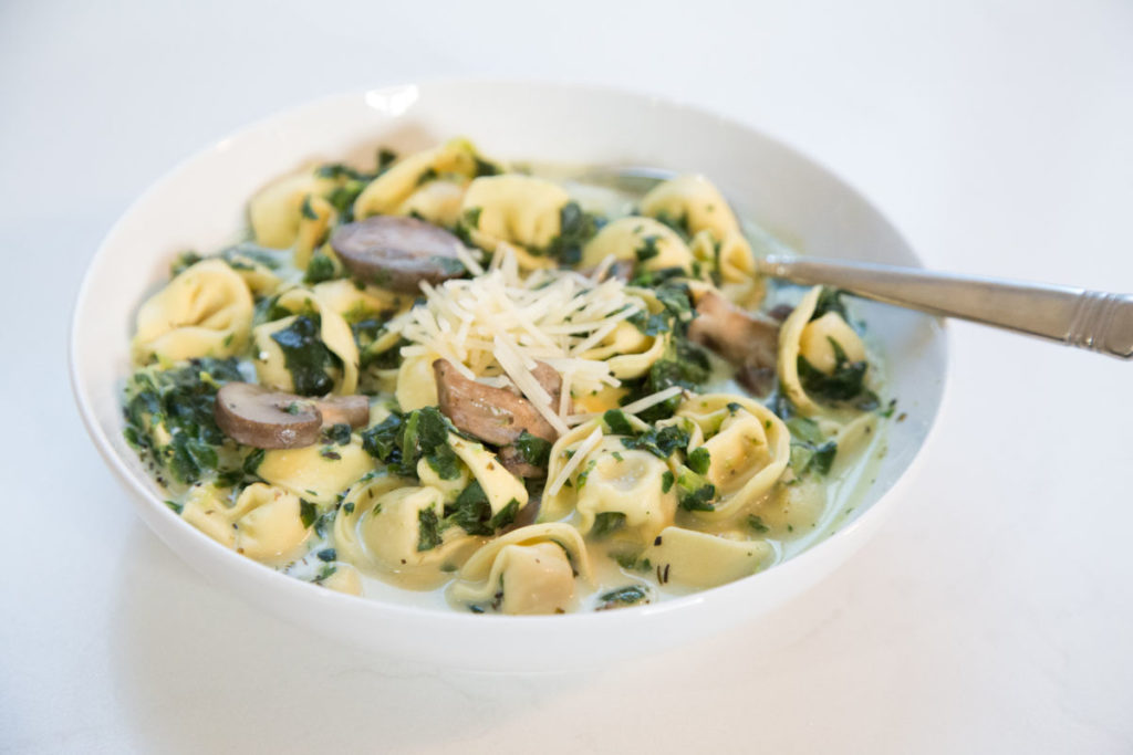 Slow Cooker Spinach-Mushroom Tortellini