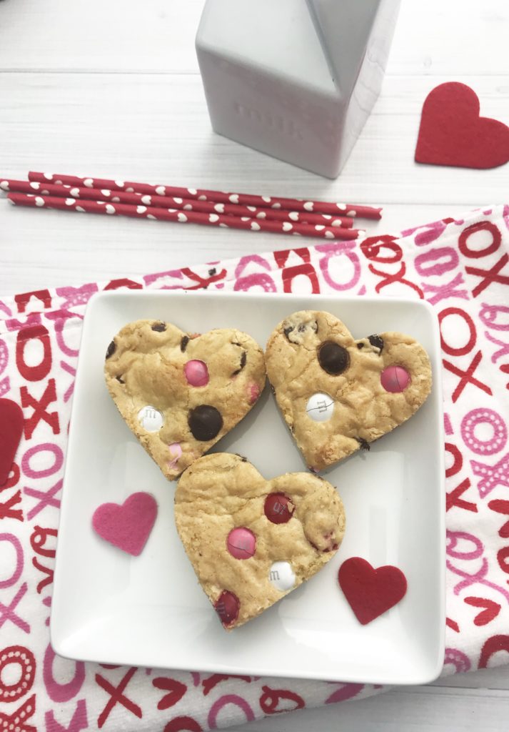 heart chocolate chip cookie bars