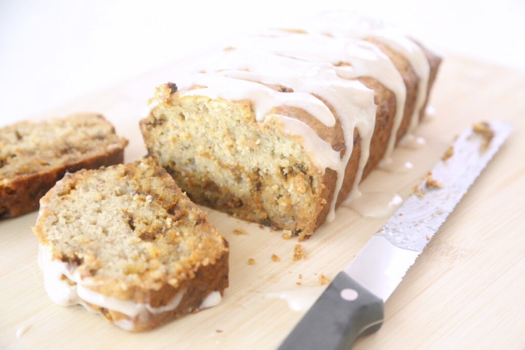 cinnamon roll banana bread