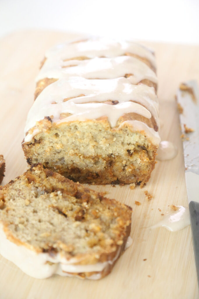 cinnamon roll banana bread